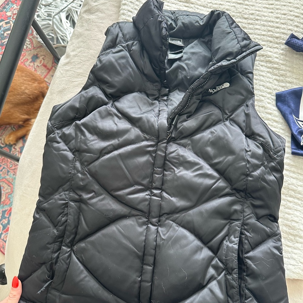 Women’s black north face puffer size small